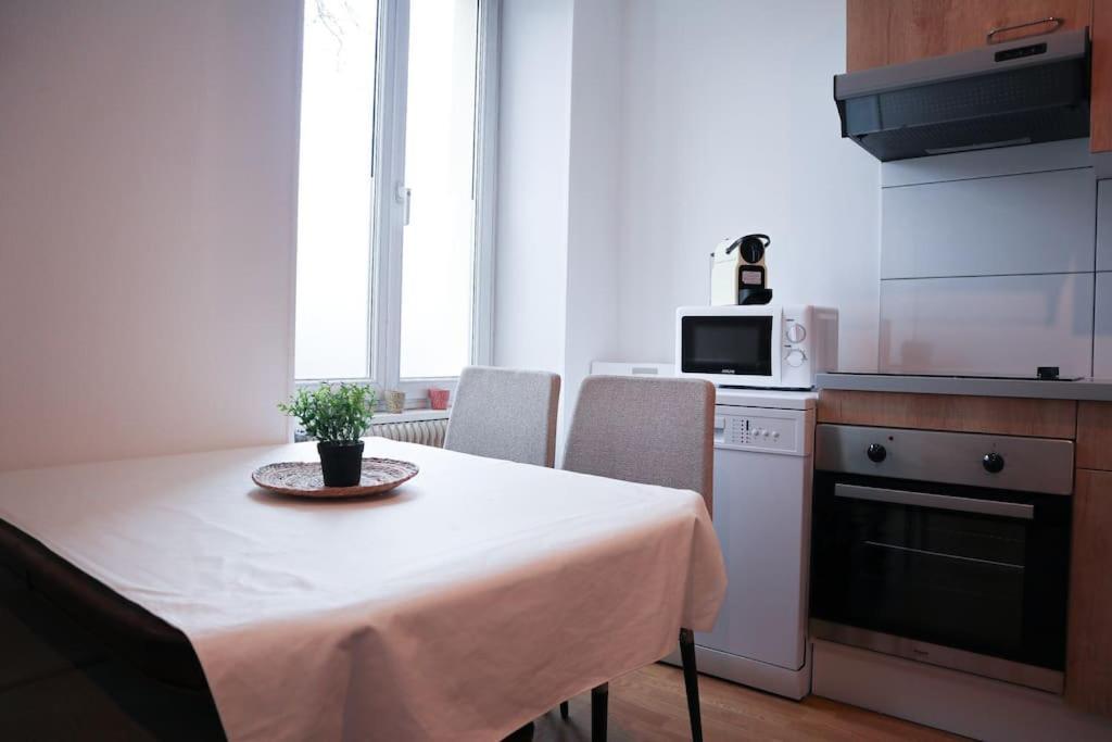 Appartement Entier, Proche Tram-Train Et Commodites, Parking Gratuit Mulhouse Exteriör bild
